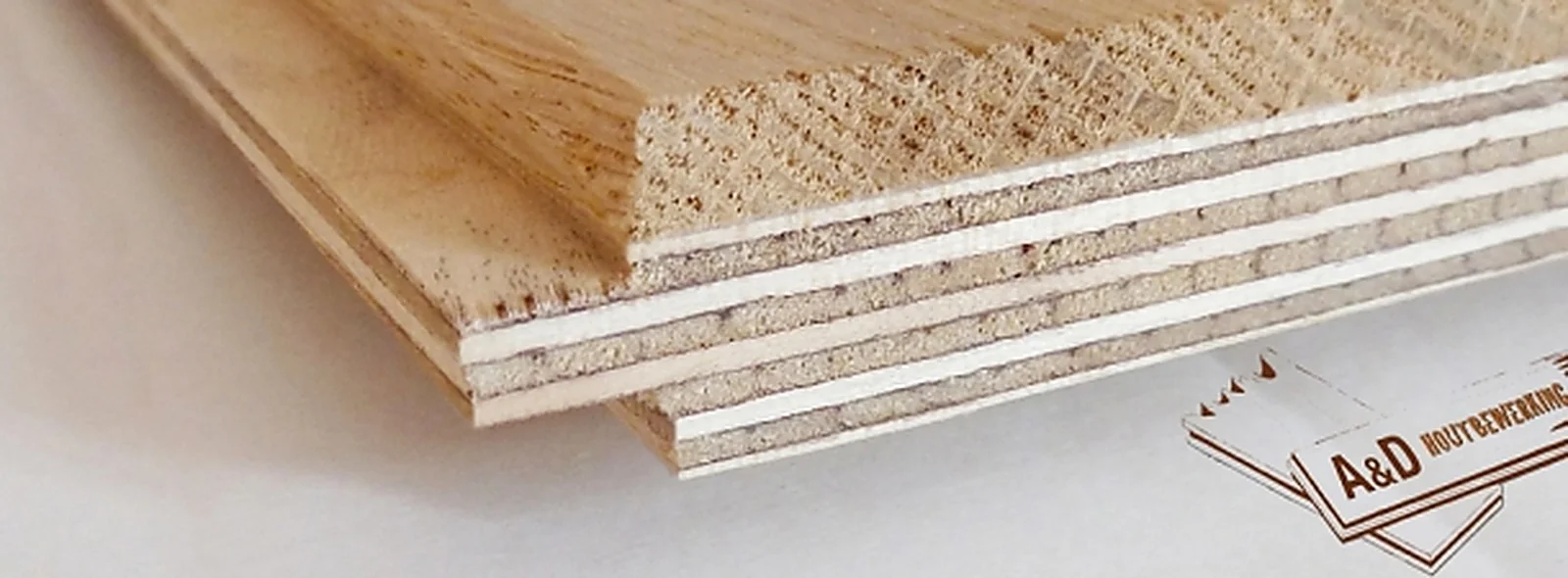 Brede multiplank houten vloer